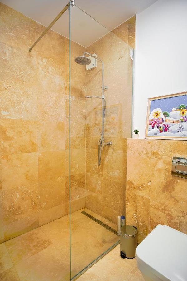 בוקרשט Luxury Central Park Apartment מראה חיצוני תמונה